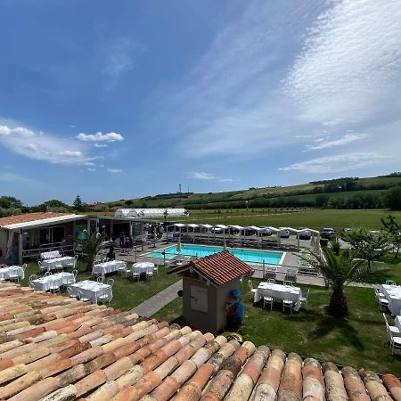 Quattro Stagioni Hotel ฟาโน ภายนอก รูปภาพ