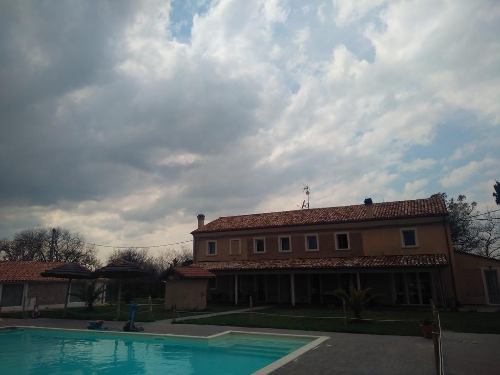 Quattro Stagioni Hotel ฟาโน ภายนอก รูปภาพ