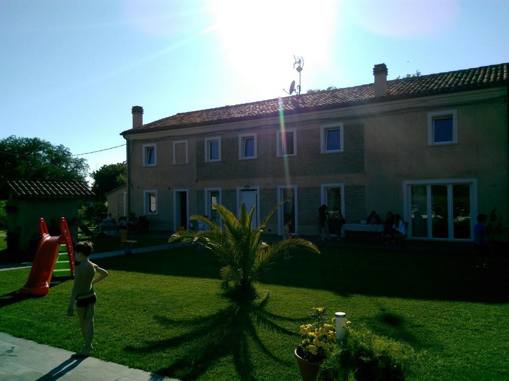 Quattro Stagioni Hotel ฟาโน ภายนอก รูปภาพ