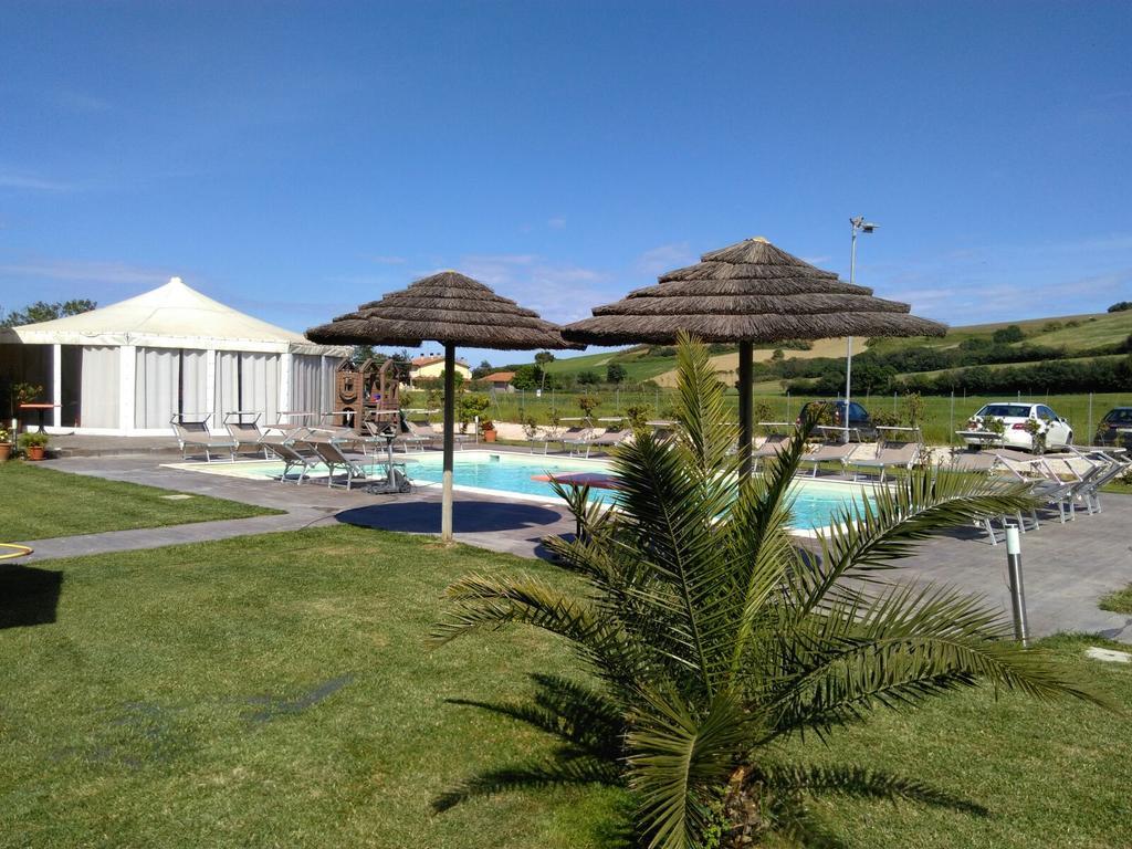 Quattro Stagioni Hotel ฟาโน ภายนอก รูปภาพ