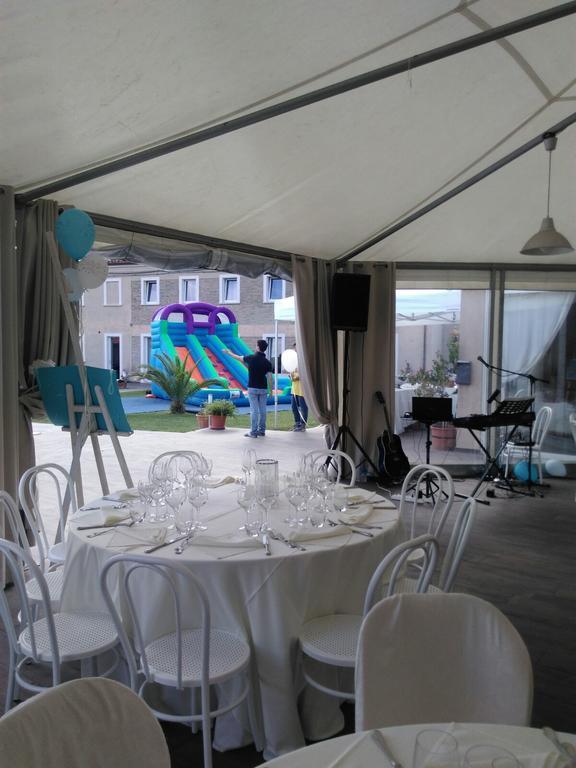 Quattro Stagioni Hotel ฟาโน ภายนอก รูปภาพ