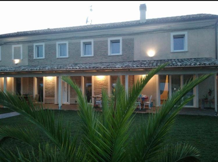 Quattro Stagioni Hotel ฟาโน ภายนอก รูปภาพ
